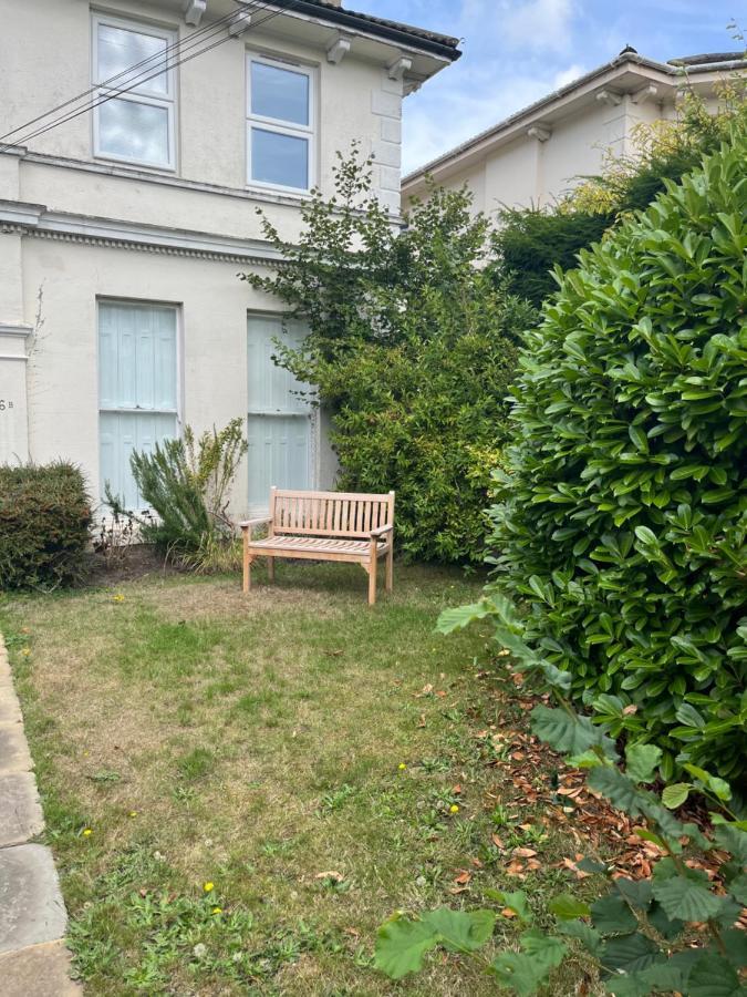 Elegant Bloomsbury Apartment In Tunbridge Wells Exterior photo