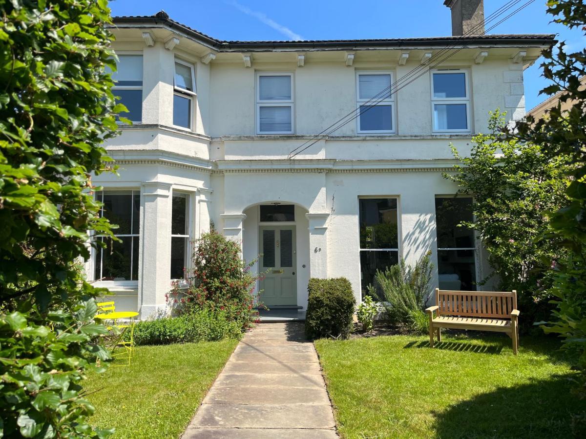 Elegant Bloomsbury Apartment In Tunbridge Wells Exterior photo